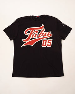 Camiseta T-shirt Silk - FUBU 05 - Com bordado na manga.